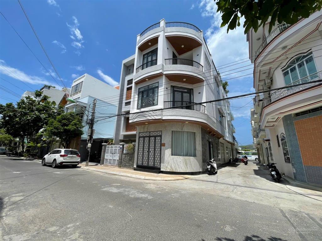 Bán nhà căn góc 3 tầng nha trang cách biển 700m sổ hoàn công chỉ 7,9 tỷ