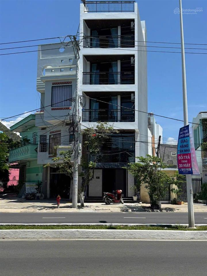 Bán tòa nhà 6 tầng mặt tiền phạm văn đồng nha trang view biển dòng tiền 32tr/tháng