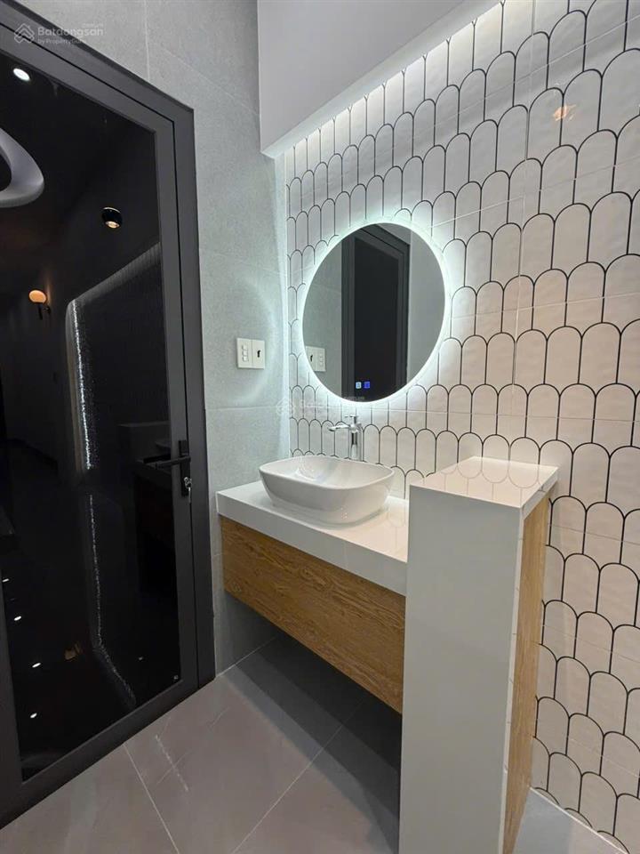 Nhà mới xây thiết kế hiện đại phước long nha trang cách biển 1km chỉ 3,88 tỷ
