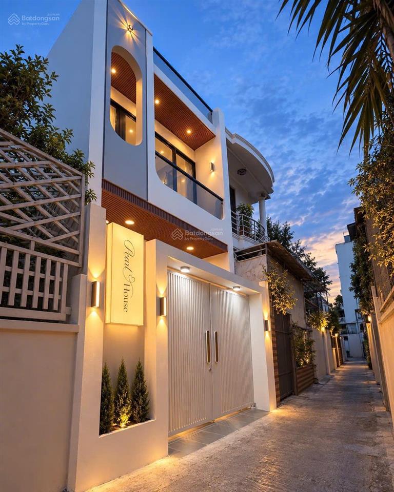 Nhà mới xây thiết kế hiện đại phước long nha trang cách biển 1km chỉ 3,88 tỷ