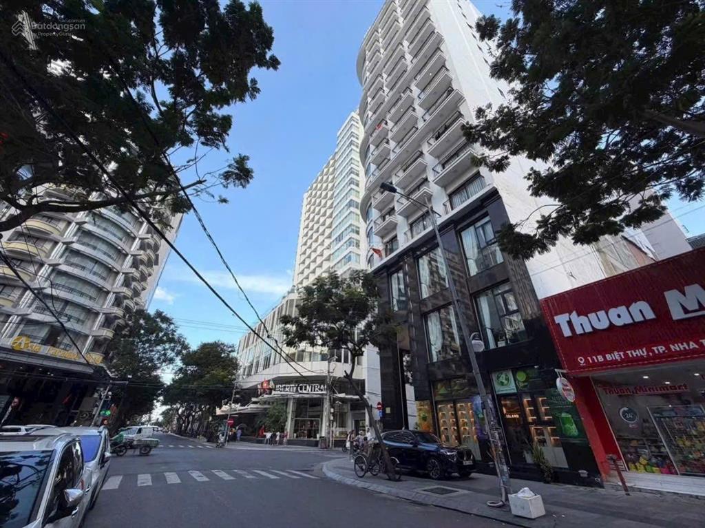 Đất + nhà cấp 4 mặt tiền đường biệt thự phố tây nha trang ,220 tỷ