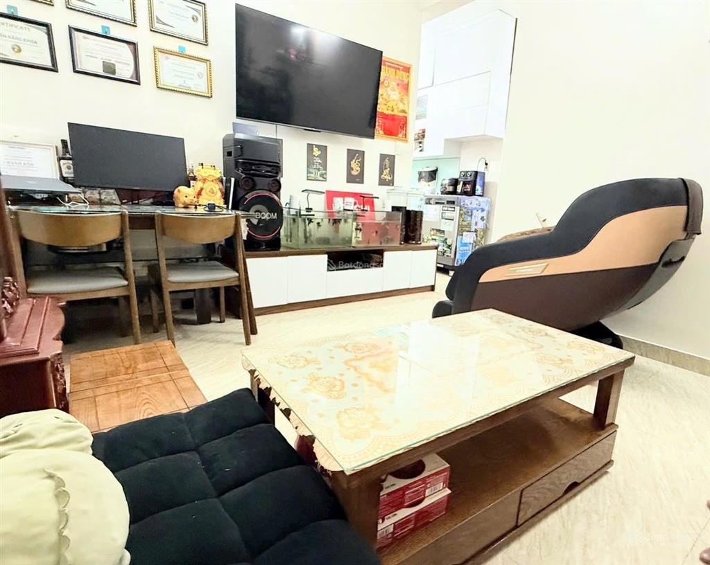 Bán căn thương mại hoàng quân nha trang 2pn chỉ 1,8 tỷ