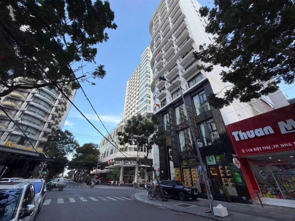 Bán nhà mặt tiền đường biệt thự phố tây nha trang cách biển 100m