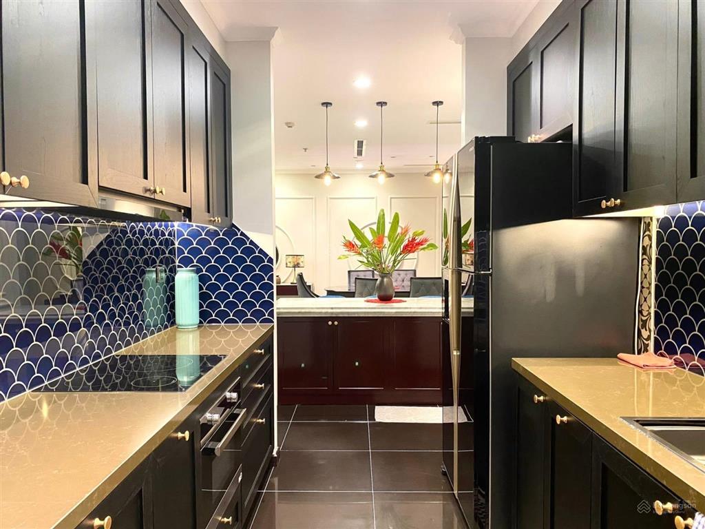 Siêu phẩm 3pn, dt 126m²  full nội thất indochine mới 100%  view công viên & landmark 81 cực đỉnh