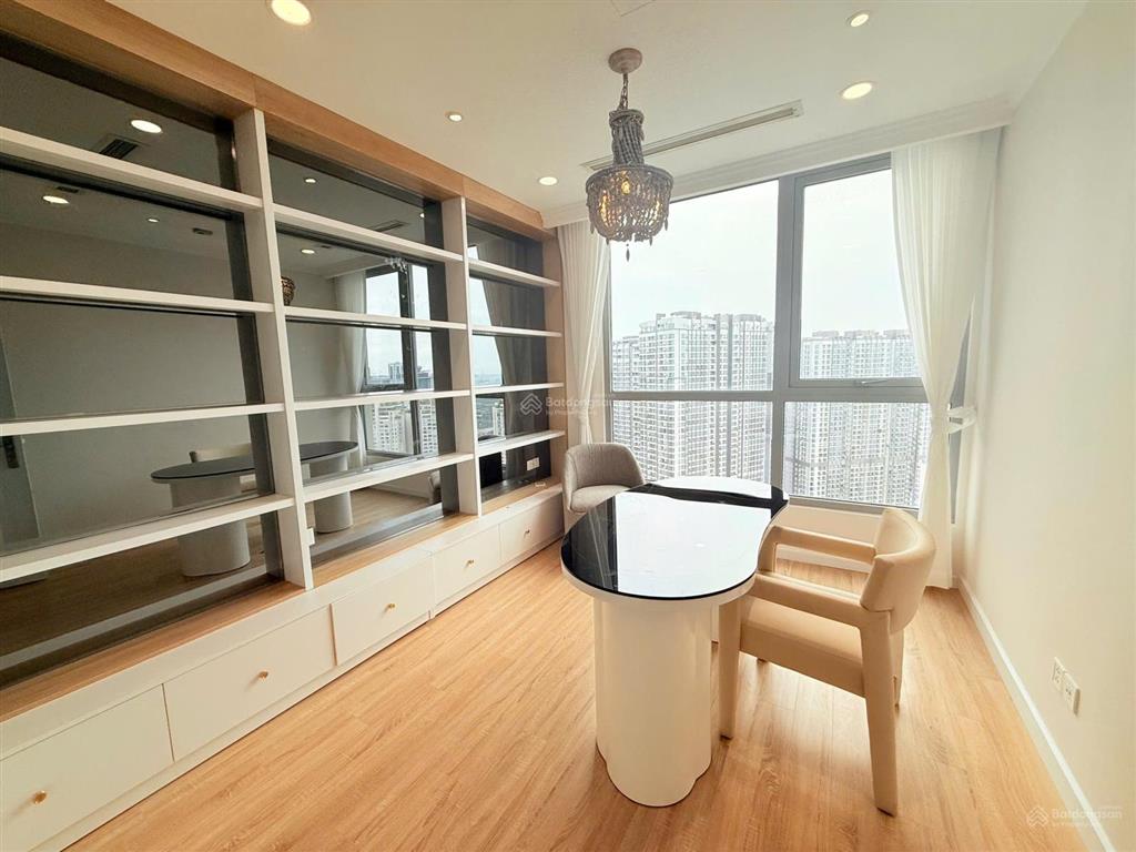 Bán nhanh căn 3pn view siêu đẹp full nội thất sang trọng mới  0922 565 ***