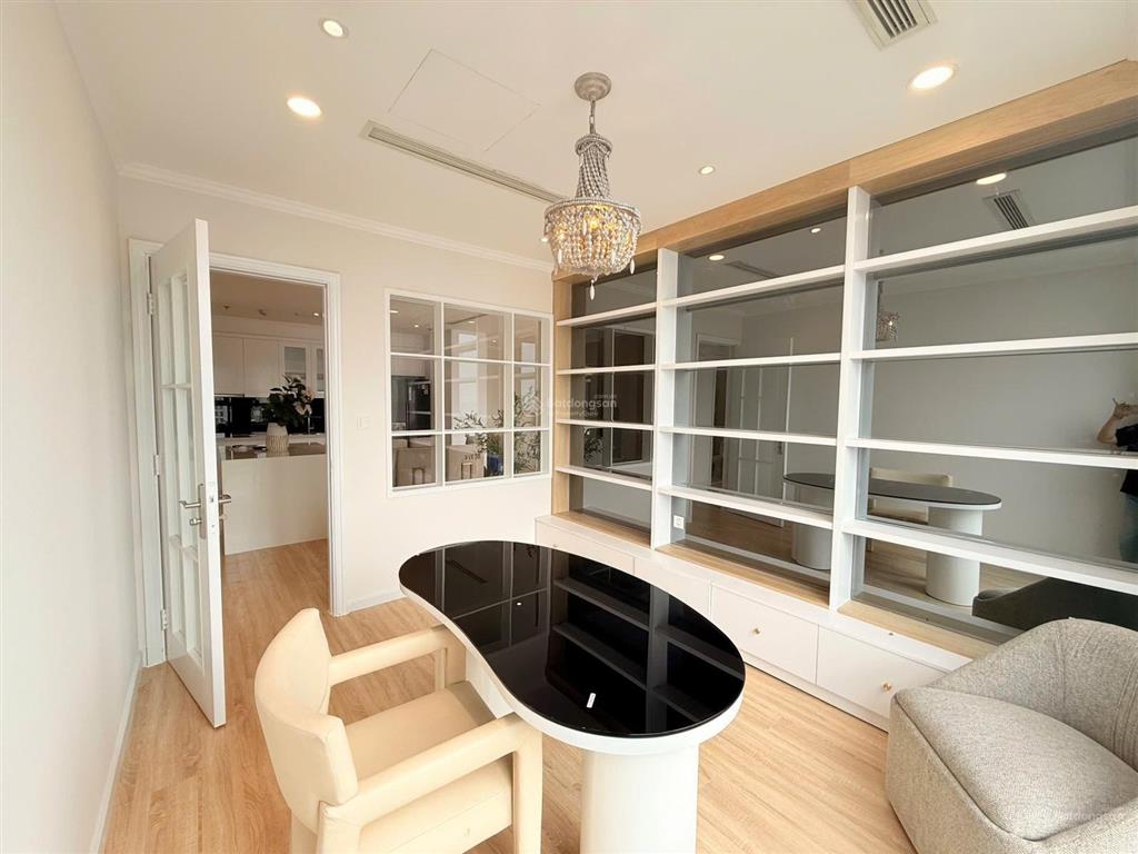 Bán nhanh căn 3pn view siêu đẹp full nội thất sang trọng mới  0922 565 ***