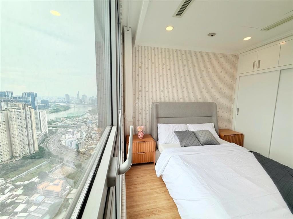 Bán nhanh căn 3pn view siêu đẹp full nội thất sang trọng mới  0922 565 ***