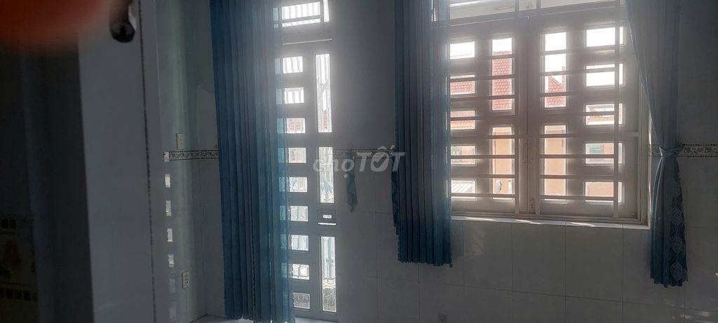 PHÒNG TRỌ GẦN NGÃ TƯ TÔ KÝ-NGUYỄN ẢNH THỦ