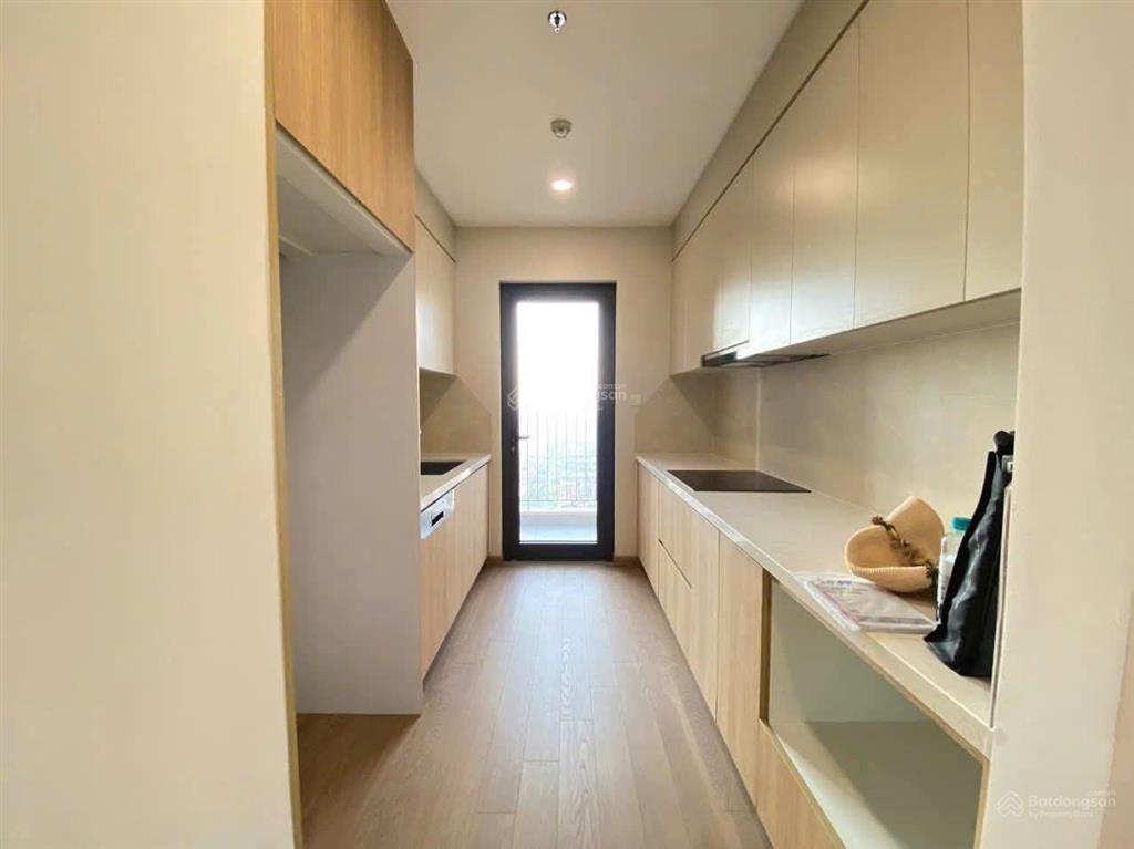 Cho thuê căn góc hoa hậu 77m22pv2vs chung cư the charm an hưng nhận nhà luôn giá 12tr, o975645309