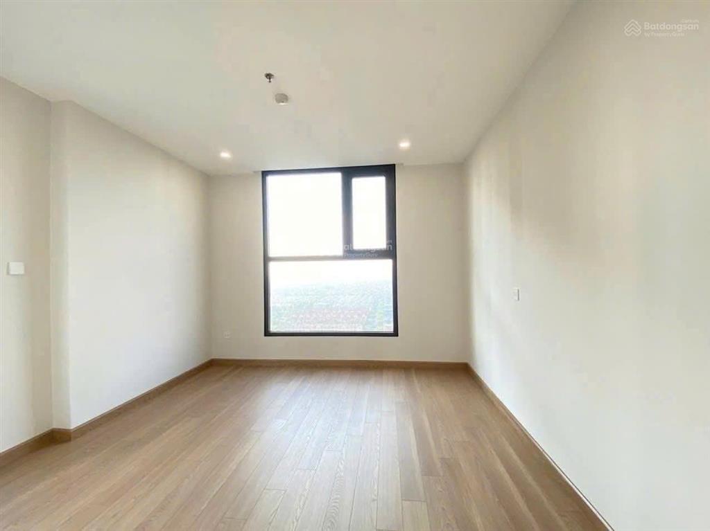 Cho thuê căn hộ 92m2  3pn, nt cơ bản chung cư the charm an hưng giá chỉ 12tr/th, 0975 645 ***