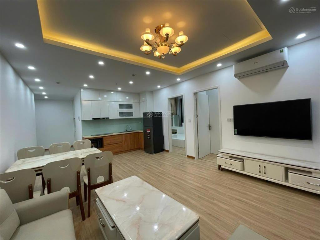 Cho thuê căn hộ 83m22n full nội thất cđt giá 12tr/th, sẵn lốt xe, miễn phí dv 2 năm, o975645309