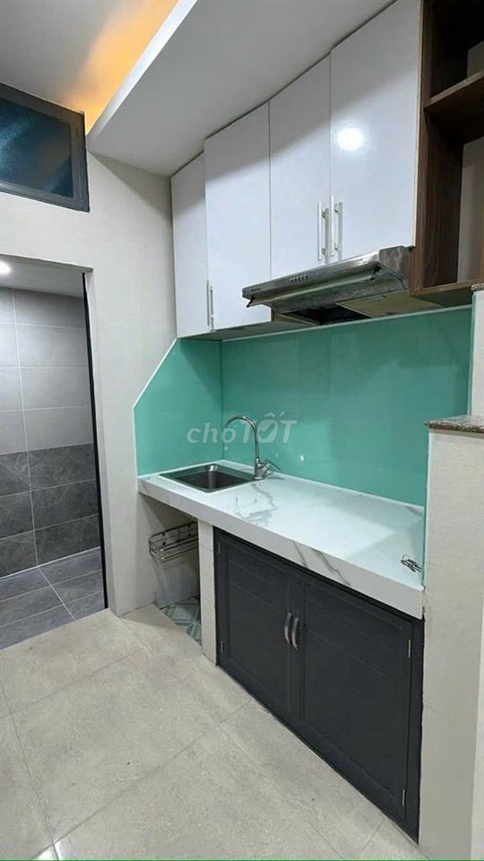 Bán nhà 3 tầng tại đường Lê Hồng Phong, 2 phòng ngủ 2 WC full NT
