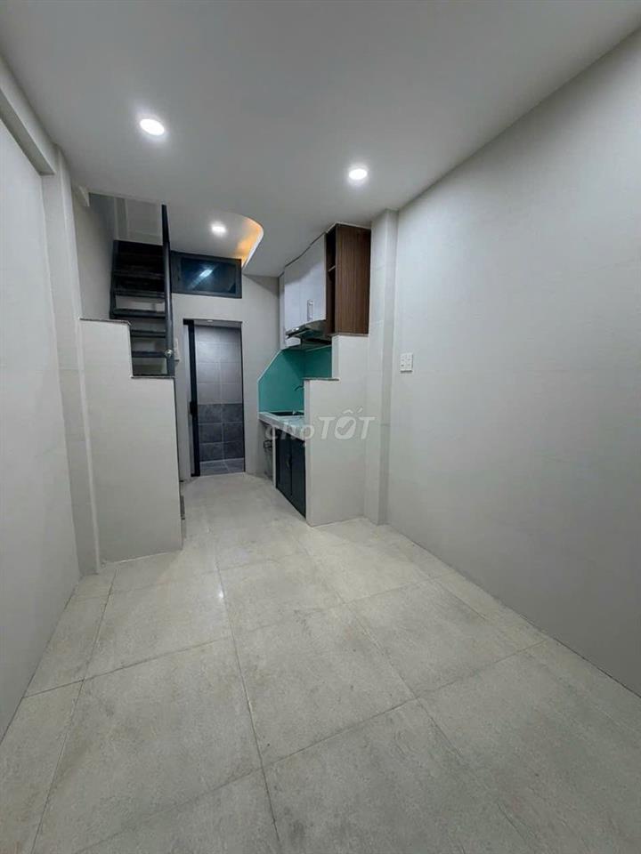 Bán nhà 3 tầng tại đường Lê Hồng Phong, 2 phòng ngủ 2 WC full NT