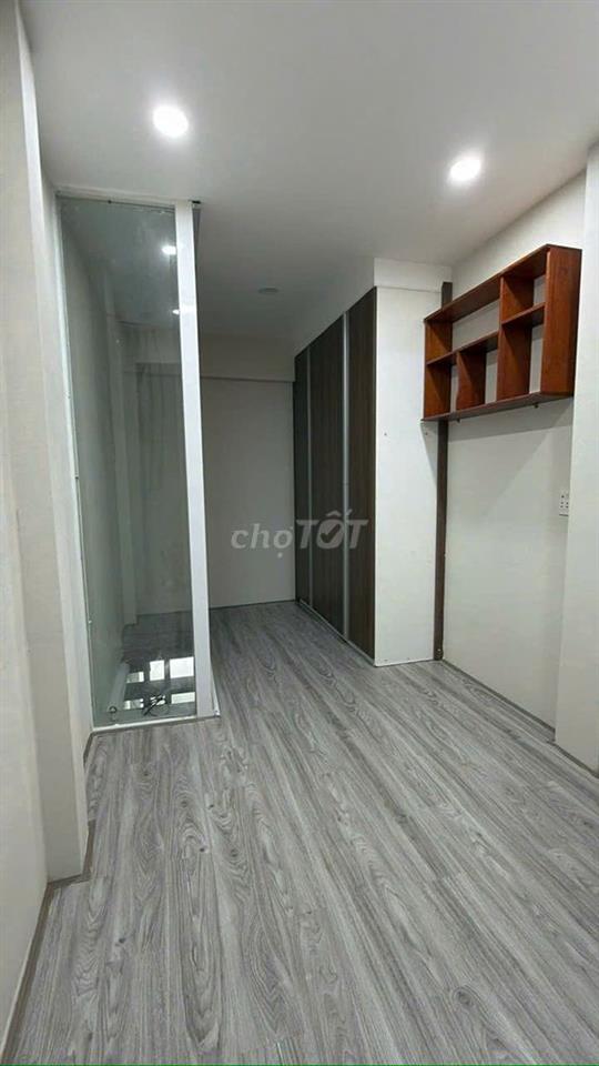 Bán nhà 3 tầng tại đường Lê Hồng Phong, 2 phòng ngủ 2 WC full NT
