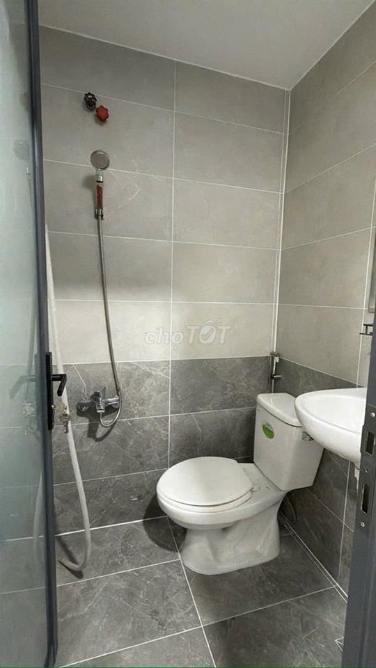 Bán nhà 3 tầng tại đường Lê Hồng Phong, 2 phòng ngủ 2 WC full NT