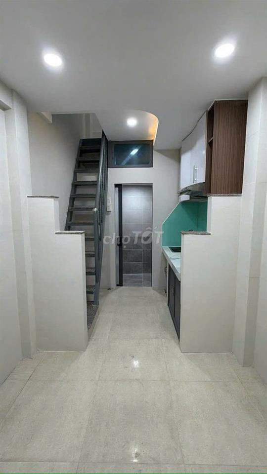 Bán nhà 3 tầng tại đường Lê Hồng Phong, 2 phòng ngủ 2 WC full NT