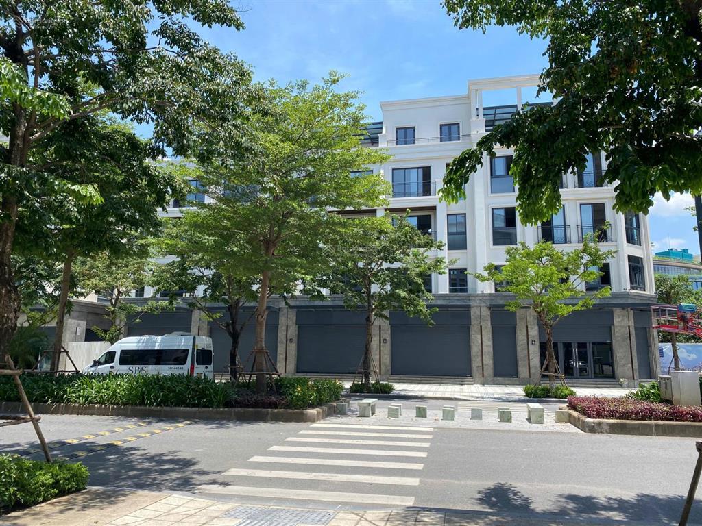 Cần cho thuê căn shophouse, vỉa hè rộng, full nội thất, kinh doanh, văn phòng, showroom, vị trí đẹp