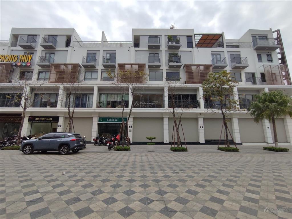 Cần cho thuê căn shophouse, vỉa hè rộng, full nội thất, kinh doanh, văn phòng, showroom, vị trí đẹp