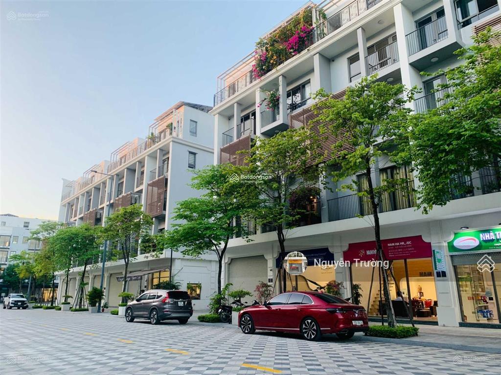 Bán cắt lỗ căn shophouse view công viên trung tâm, 2 mặt tiền, chìa khóa trao tay, giá tốt