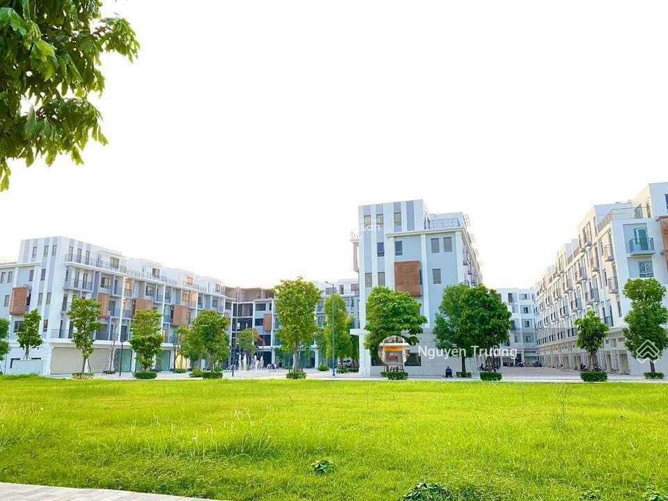 Bán cắt lỗ căn shophouse view công viên trung tâm, 2 mặt tiền, chìa khóa trao tay, giá tốt