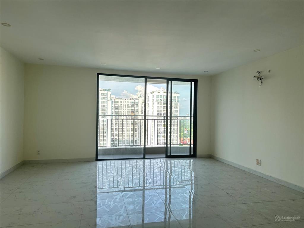 Bán cc 3pn, 2wc ở goldora plaza, 7 tỷ, 153m2 giá siêu hời