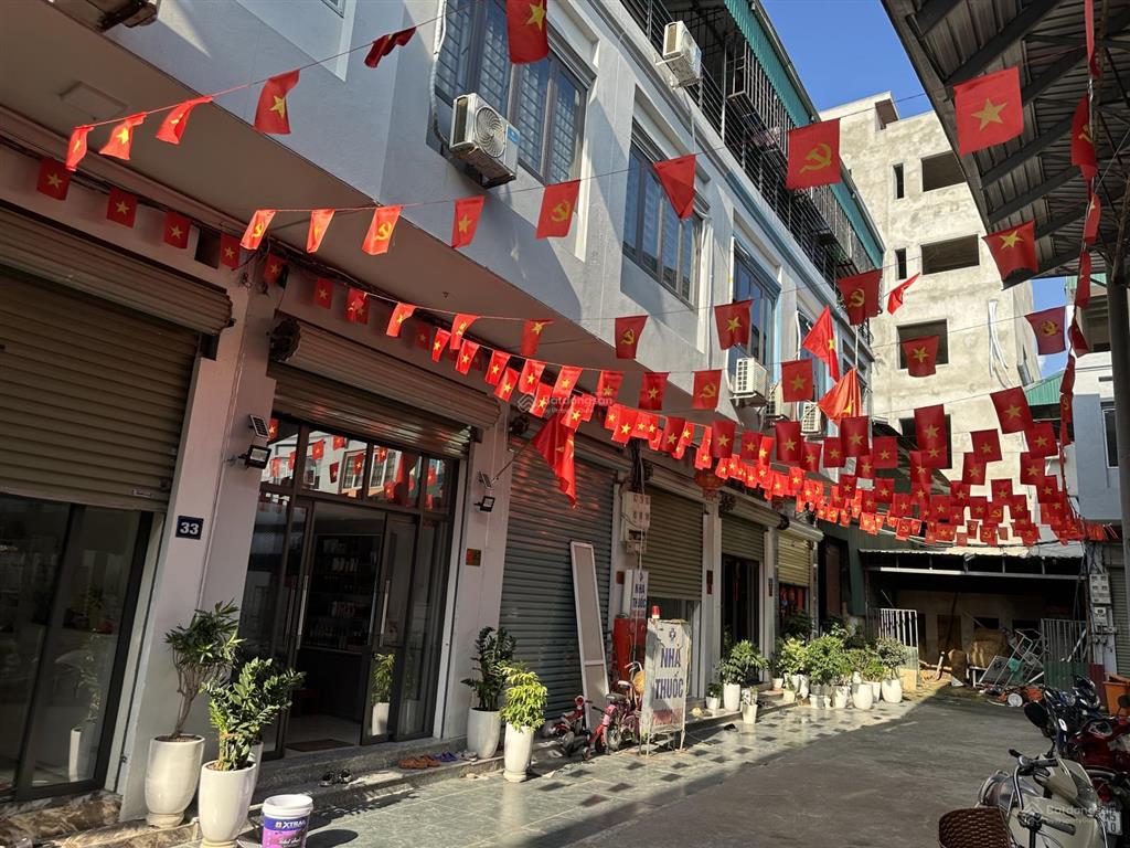 Giá bán 2,9x tỷ. nhà 40m, 3 tầng full nội thất tại cầu vượt thường tín. đường ô tô tải chạy quanh