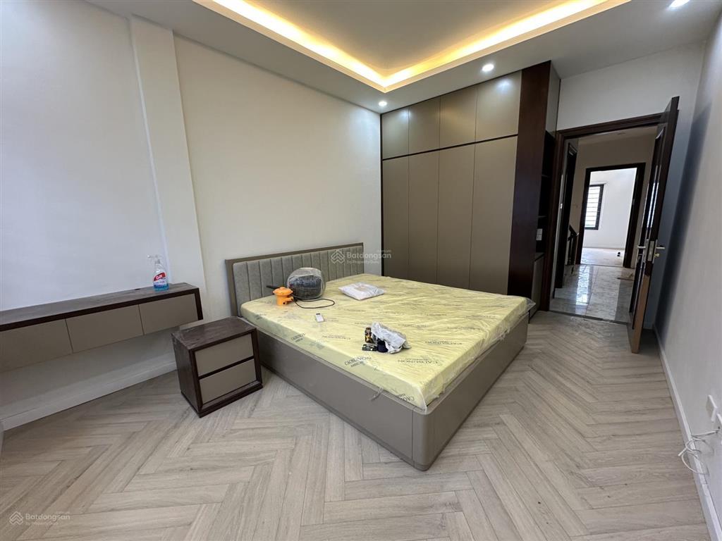 Giá bán 2,9x tỷ. nhà 40m, 3 tầng full nội thất tại cầu vượt thường tín. đường ô tô tải chạy quanh