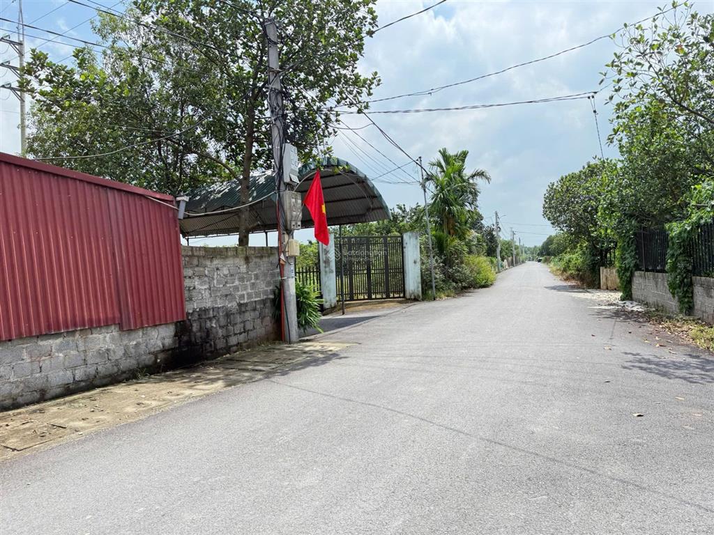 Đất vườn xen kẹt dân cư khu chùa thầy, quốc oai xung quanh có nhà vườn nhà xưởng hiện hữu
