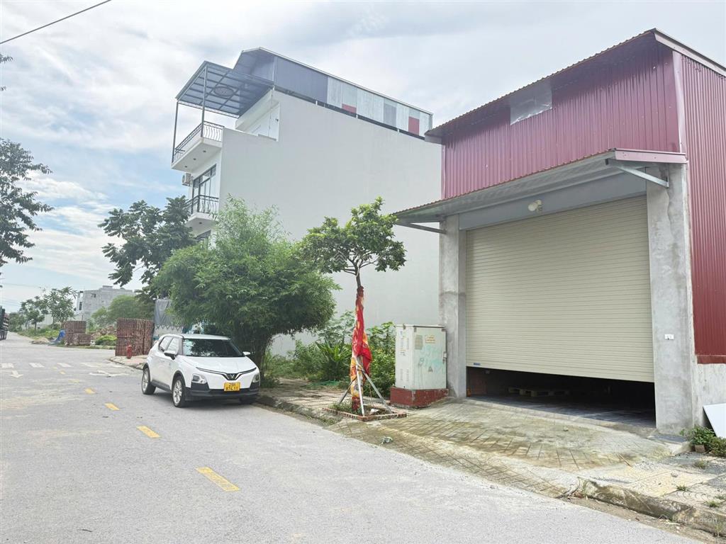Đất đấu giá sẵn nhà xưởng dt cho thuê 5tr/tháng giá hạ giá gần 1 tỷ
