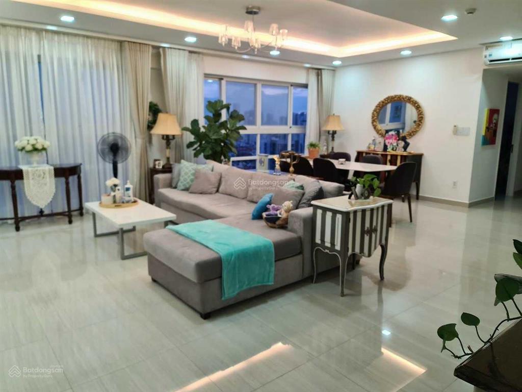 Bán chcc happy valley 135m2 giá 10 tỷ, kèm ô tô, giá hời khu.  0842 111 *** em dịu