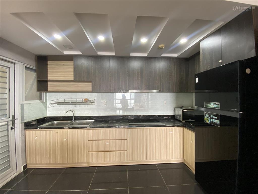 Bán gấp ch 100m2 view quận 1 & sông, căn số 1  ô xe hầm. rẻ nhất khu 9 tỷ.  0842 111 *** em dịu