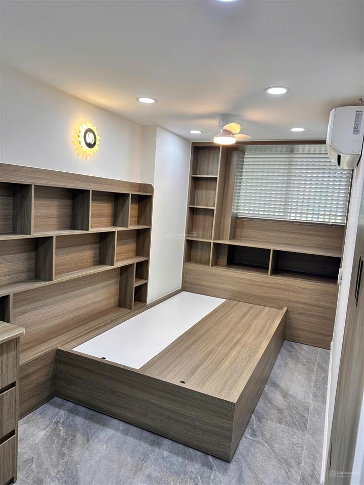 Hiếm có căn hộ trần cao 4,5m dạng duplex. 4pn2wc view sân golf, sông.  0842 111 *** em dịu