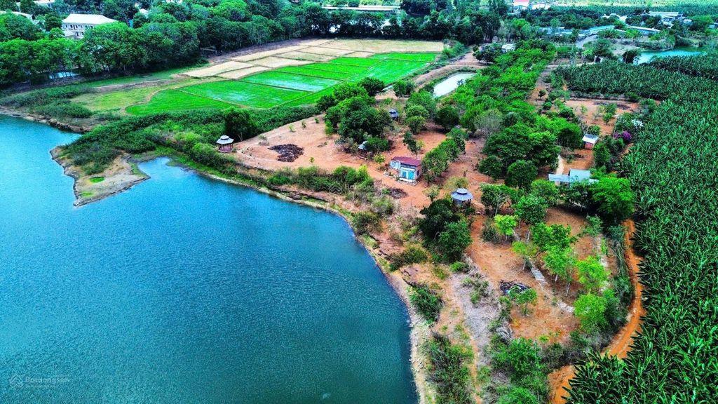 Bán lô đất view hồ đẹp - vị trí vàng tại Tam Long - HCM