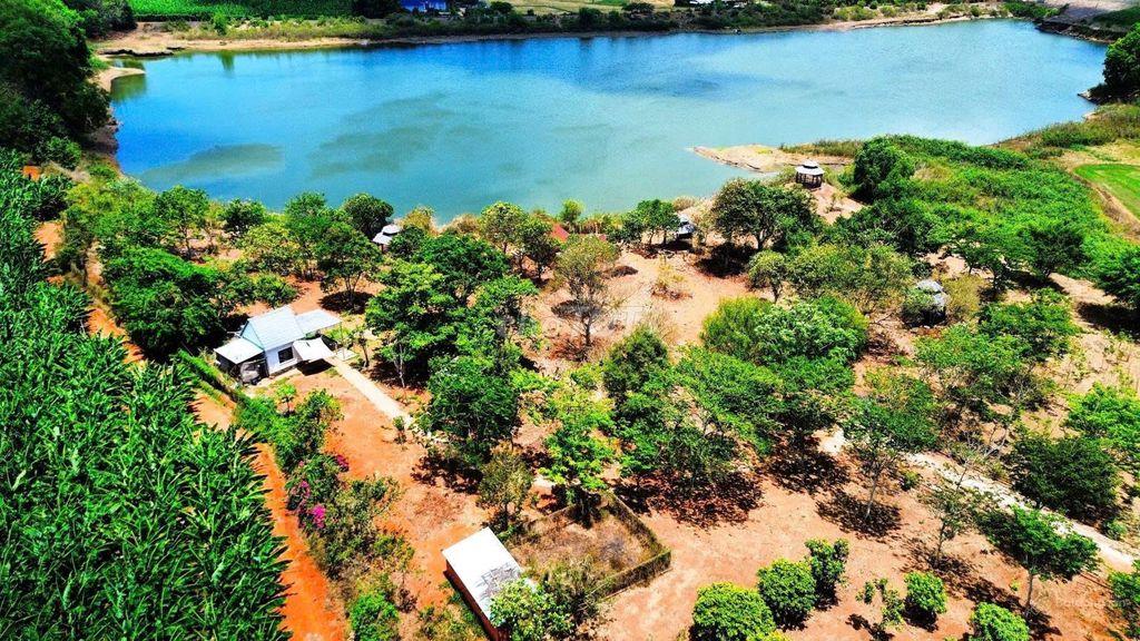 Bán lô đất view hồ đẹp - vị trí vàng tại Tam Long - HCM
