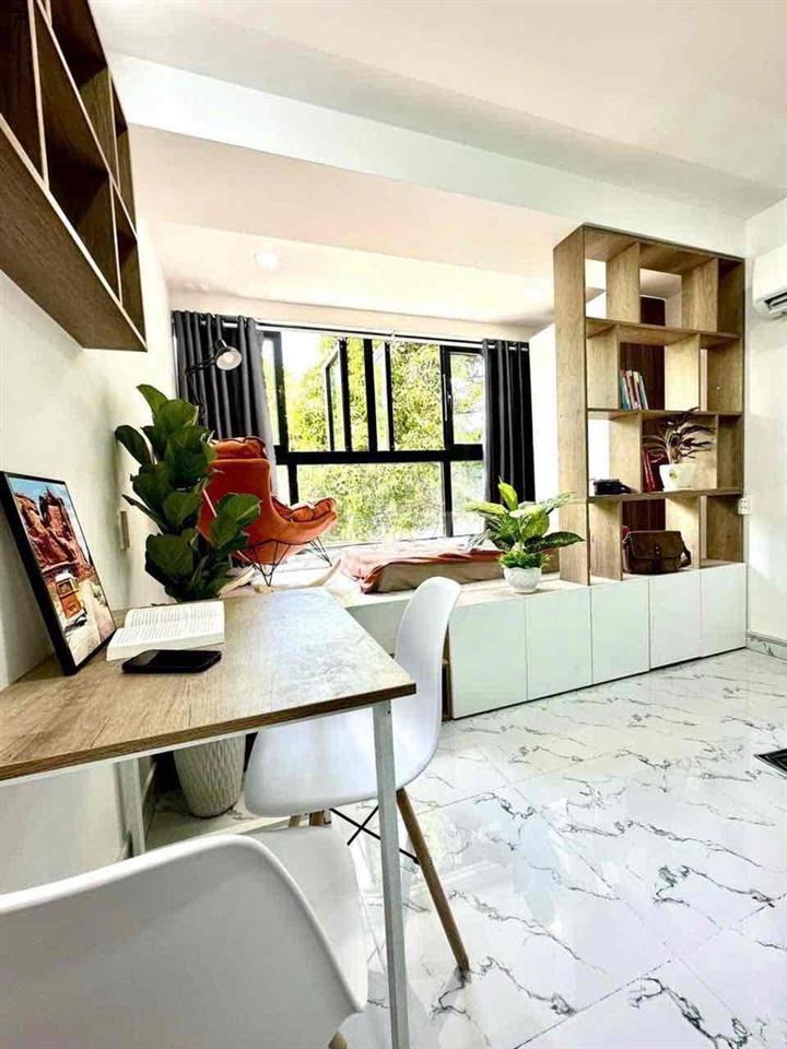 Studio view kính