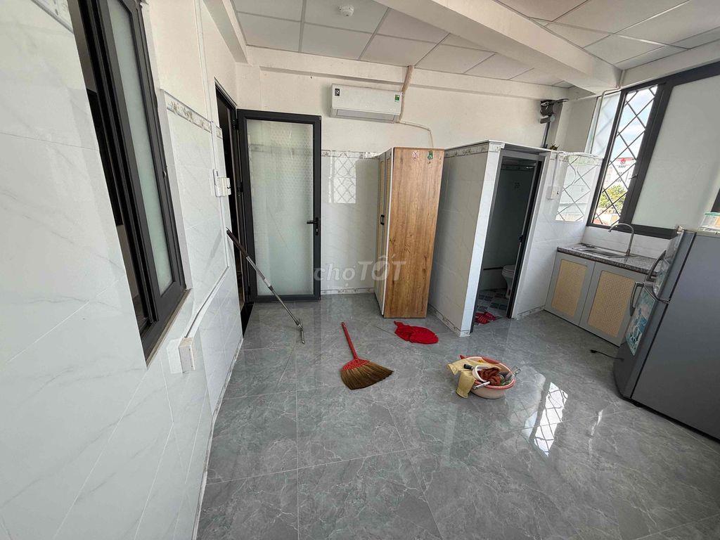 P đi bộ tới ĐH Hùng Vương k gác, có gác, cs- ban công 3tr5-4tr6