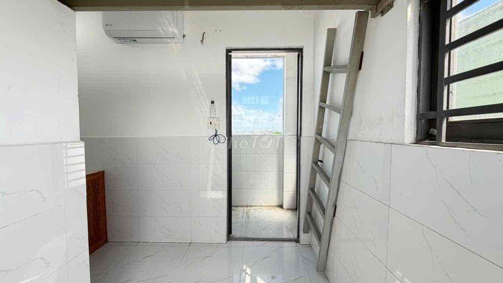 Phòng máy lạnh Free 2 xe 2tr8