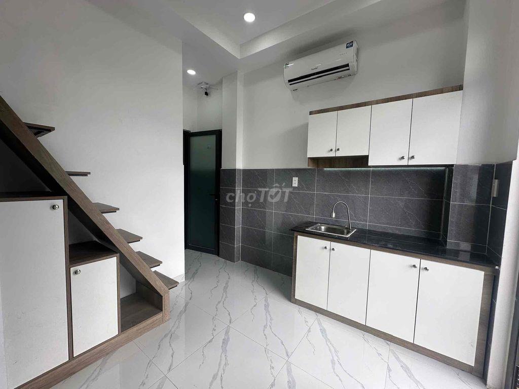 Phòng cửa sổ ban công 3tr7-4tr3