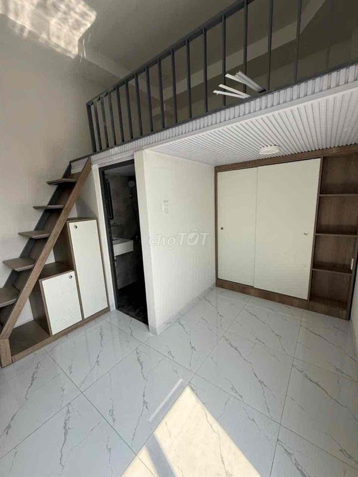 Phòng cửa sổ ban công 3tr7-4tr3