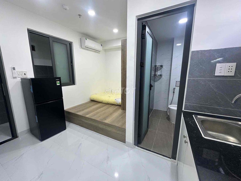 Phòng cửa sổ ban công 3tr7-4tr3