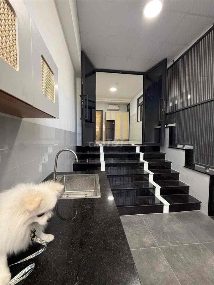 Studio gần đại học NTT 3tr8 cs trời, 4tr5 kiot
