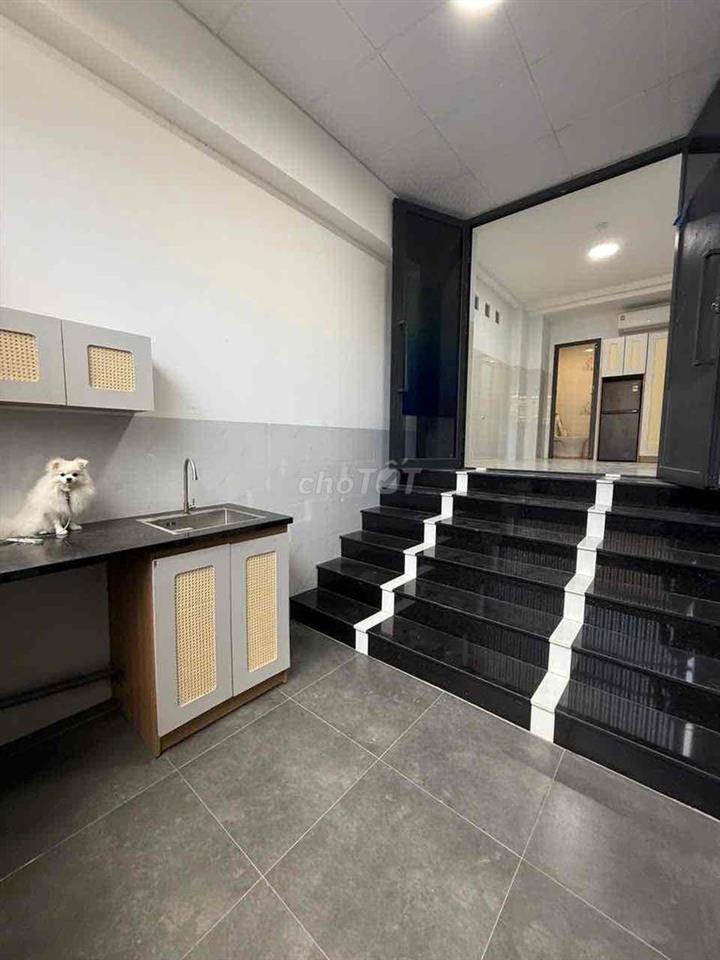 Studio gần đại học NTT 3tr8 cs trời, 4tr5 kiot