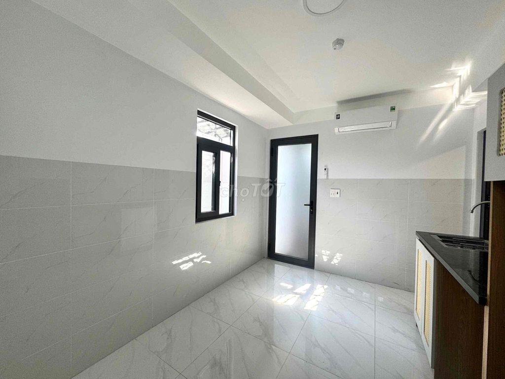 Studio gần đại học NTT 3tr8 cs trời, 4tr5 kiot