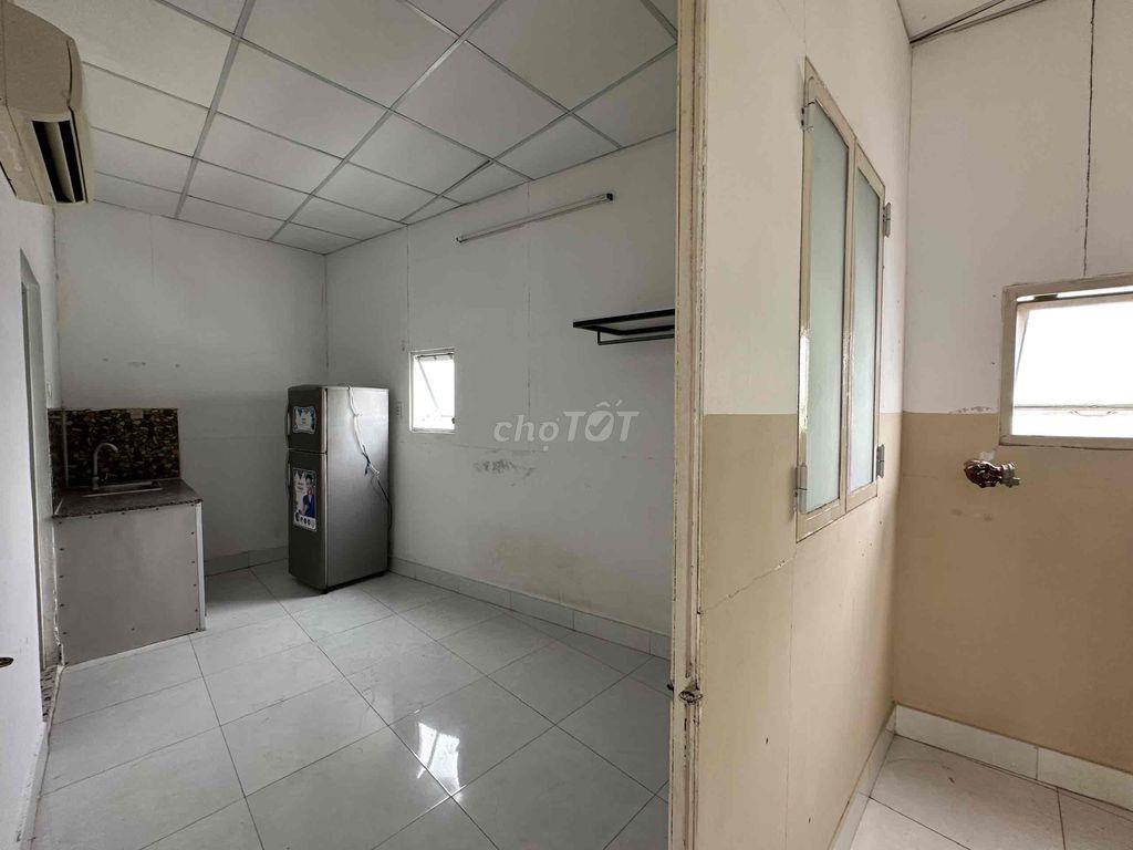 Phòng máy lạnh chỉ từ 2tr6