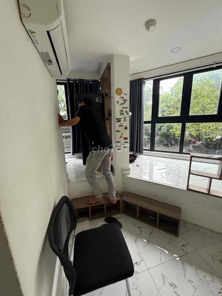 studio view kính siêu chill