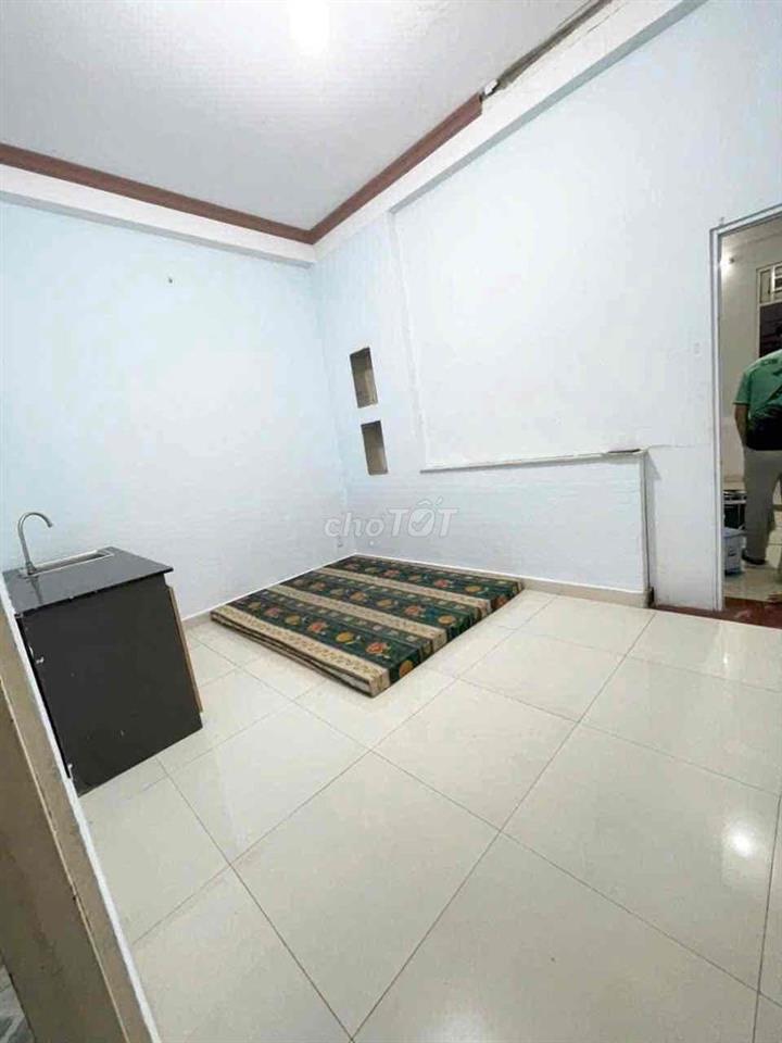 Studio máy lạnh 2tr8-2tr9