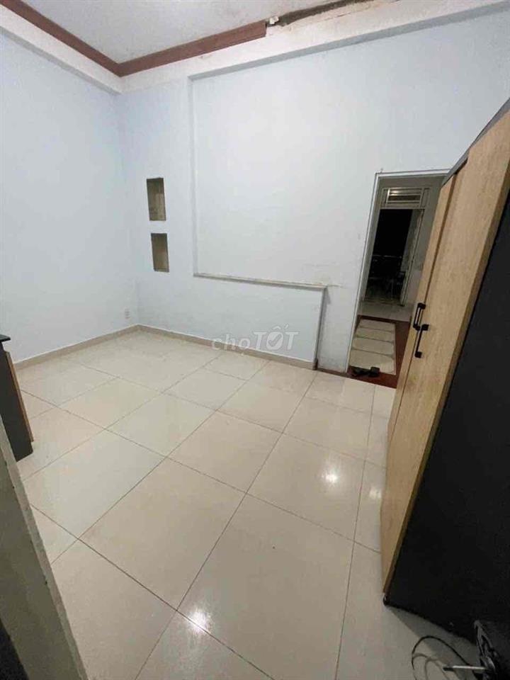 Studio máy lạnh 2tr8-2tr9