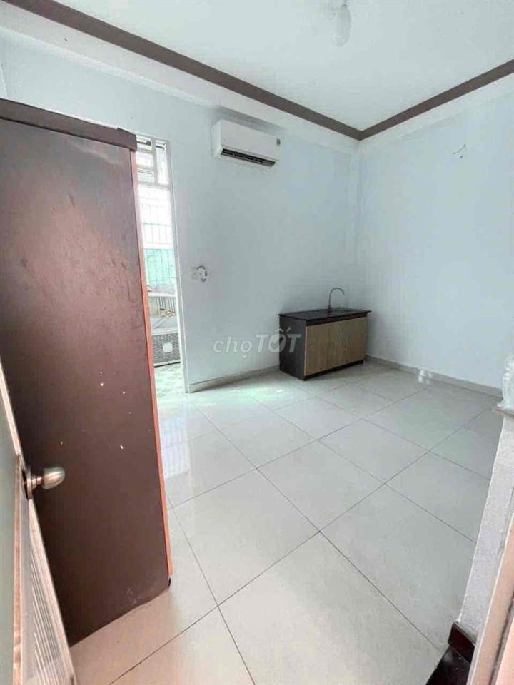 Studio máy lạnh 2tr8-2tr9