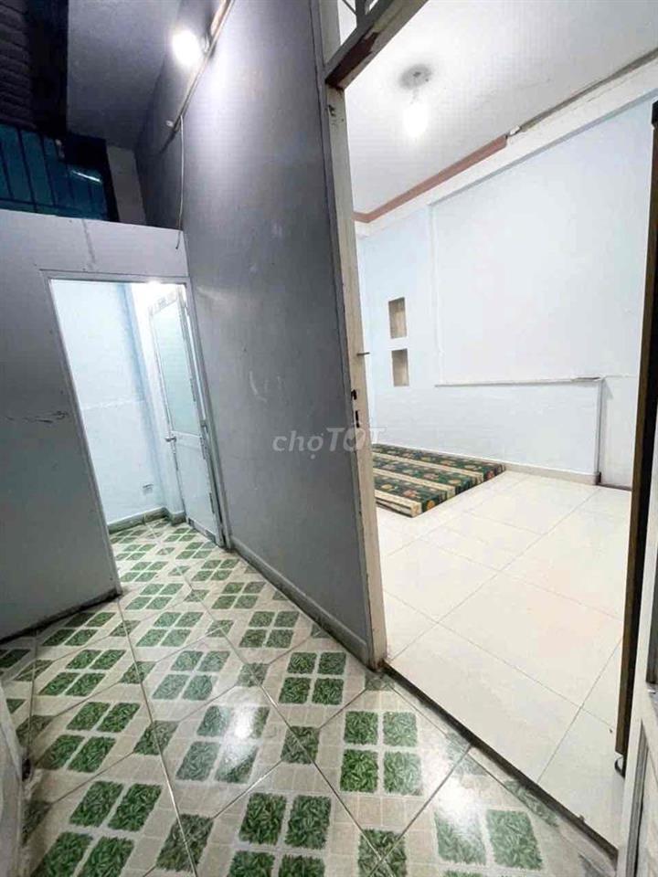 Studio máy lạnh 2tr8-2tr9