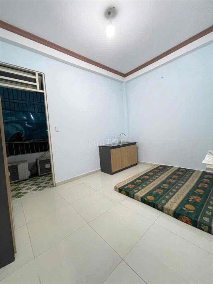Studio máy lạnh 2tr8-2tr9